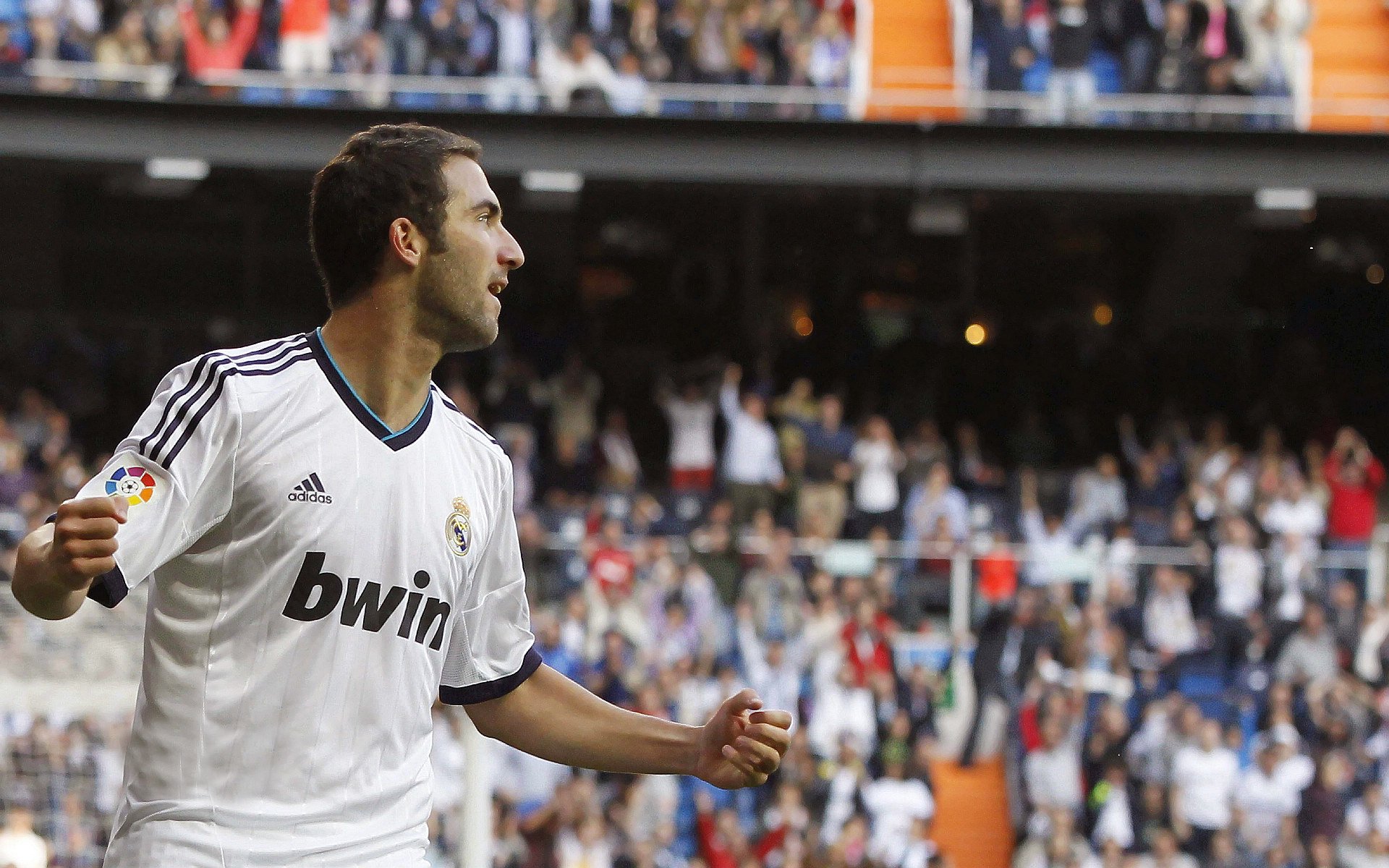 德布劳内焦点对战,浓眉哥与50激战曼联分钟,锐不可当胜负难料!引发球迷热议